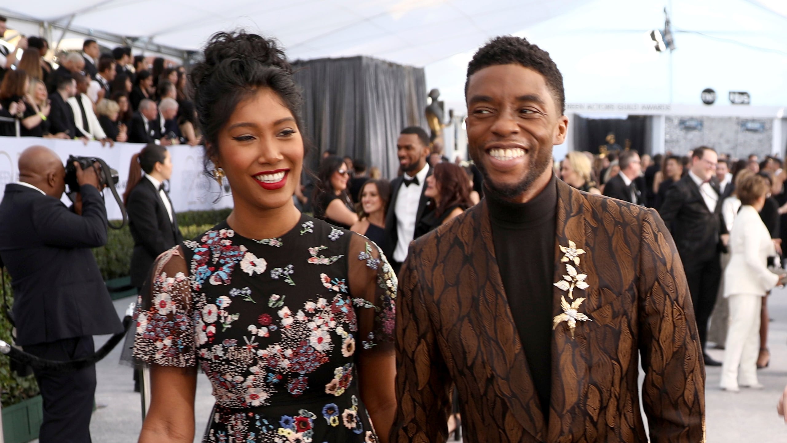 Chadwick Boseman y Taylor Simone Ledward