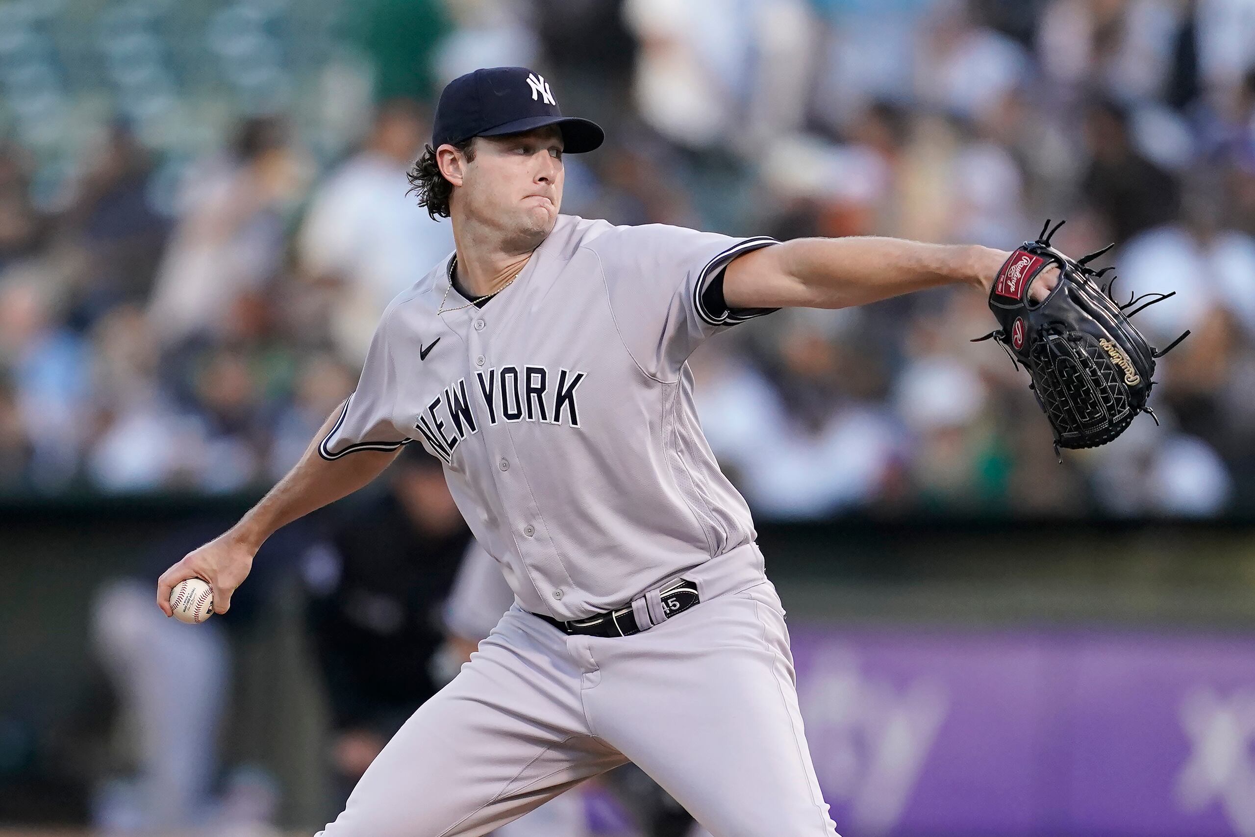 Gerrit Cole ponchó a ocho en siete entradas y se anotó la victoria sobre los Guardians.