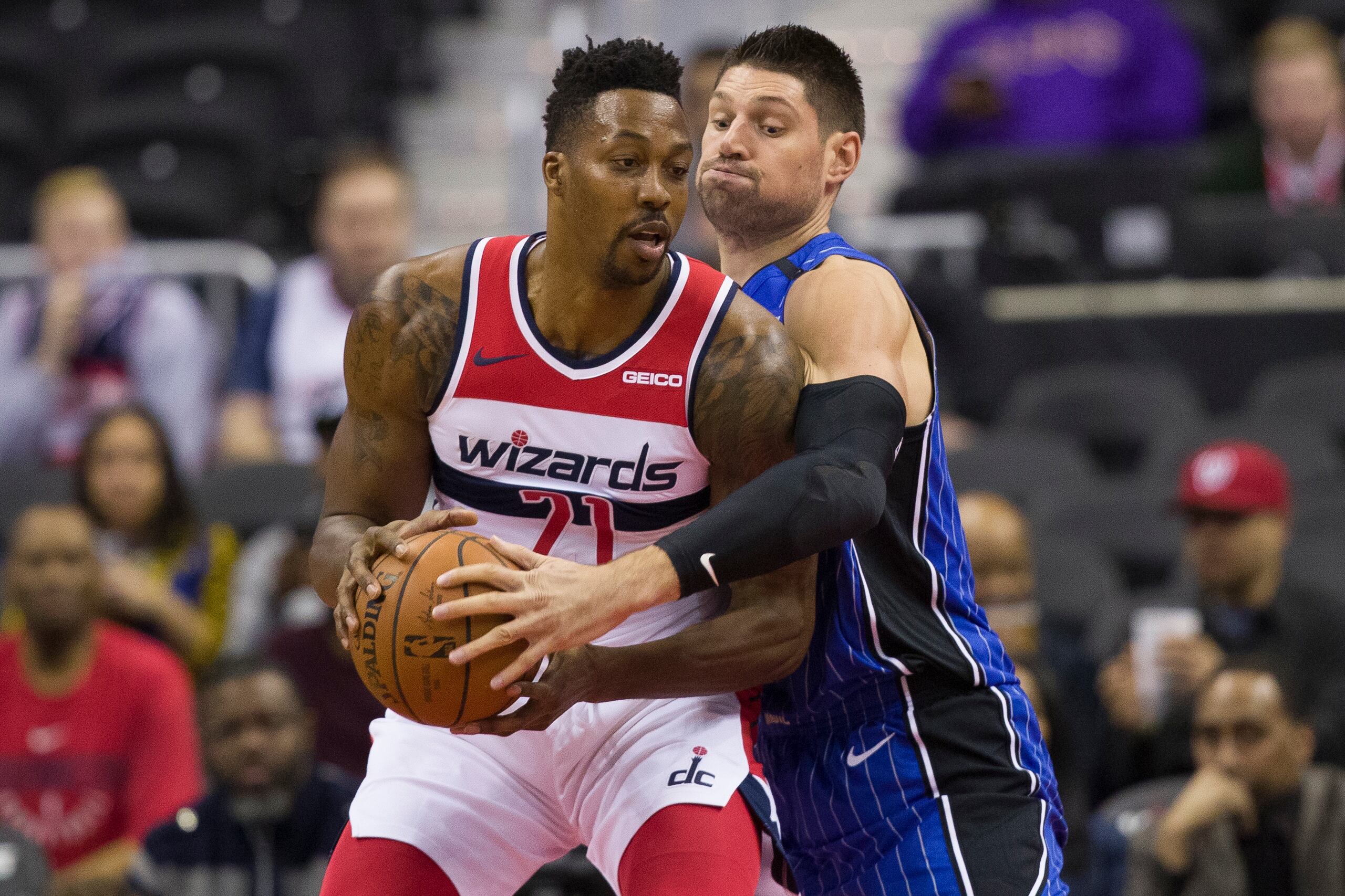 Dwight Howard (21), aquí en uniforme de los Wizards de Washington, llegó a un acuerdo de un año para volver con los Lakers de Los Angeles.