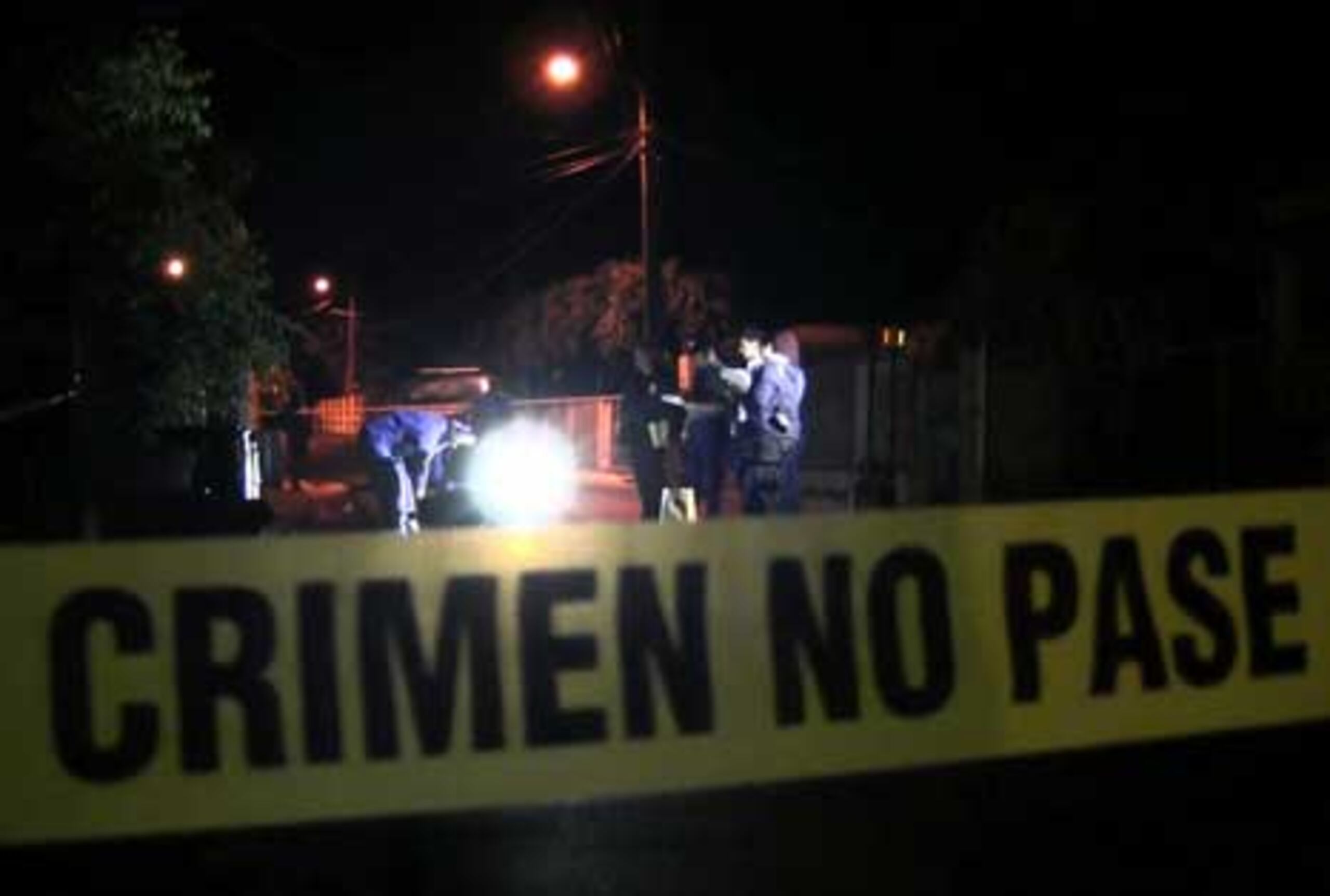 Uno de los asesinatos se reportó a las 3:20 a.m. en el sector Rivera Varela del barrio Santa Rosa III en Guaynabo.  (alex.figueroa@gfrmedia.com)