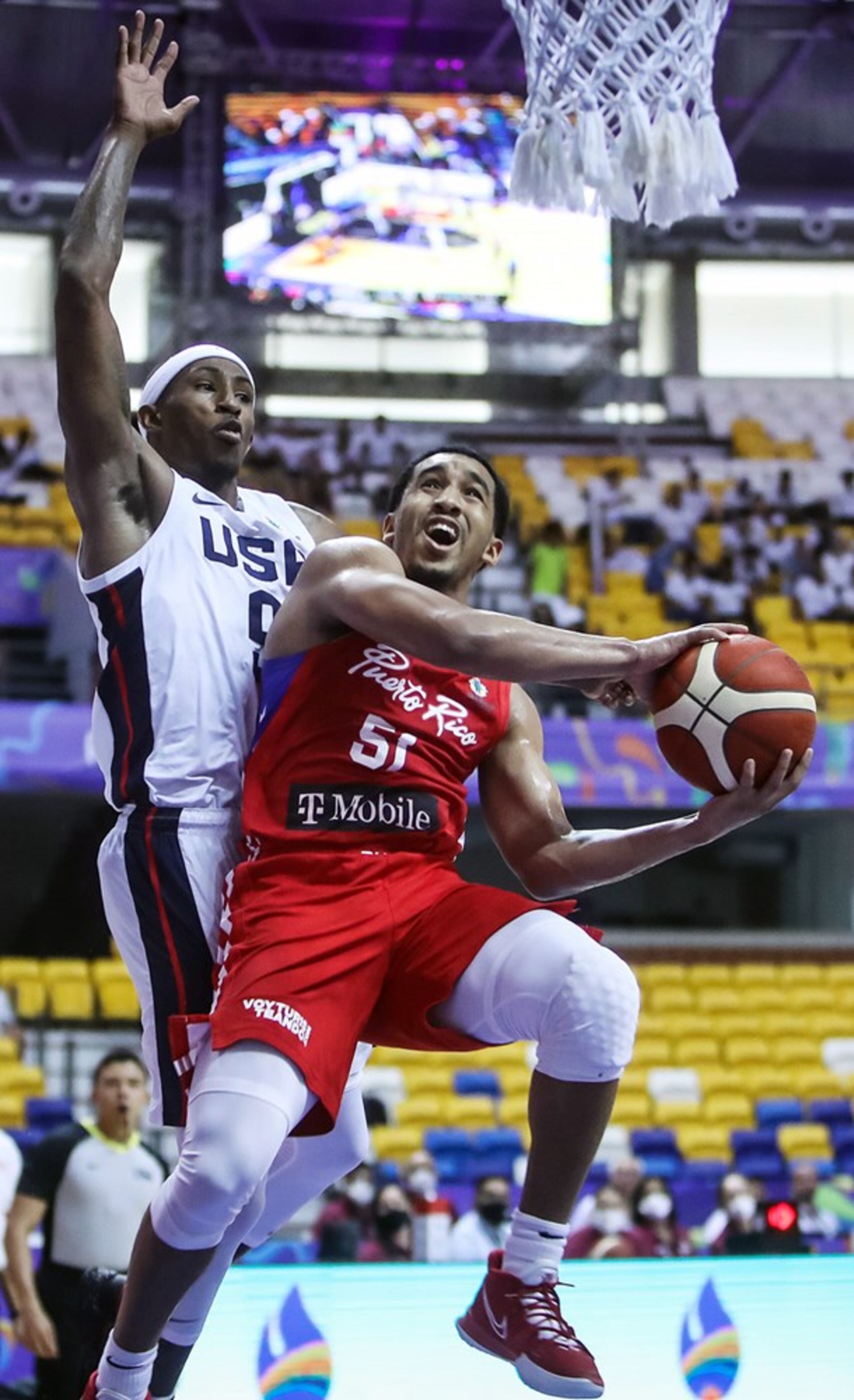 Tremont Waters había colocado a Puerto Rico en ventaja de un puntos en los segundos finales, pero luego Cole hizo lo propio del otro lado echando a perder un triunfo boricua.