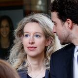 Fiscalía pide 15 años de cárcel para fundadora de Theranos, Elizabeth Holmes 