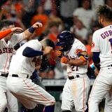 Carlos Correa y José Altuve salvan a los Astros