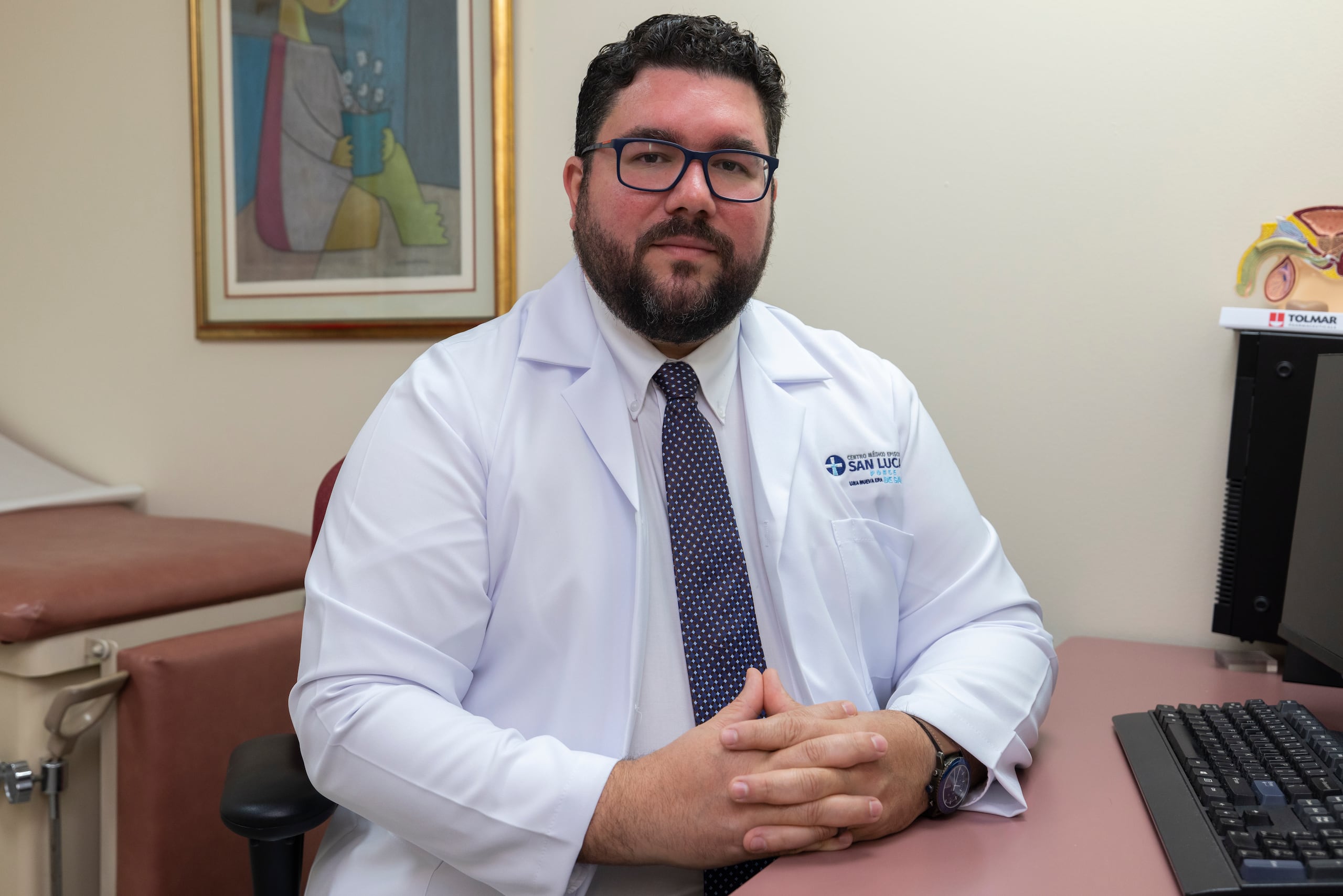 Doctor Javier Castillo Ortiz, urólogo en el Centro Médico Episcopal San Lucas, en Ponce