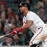 Macetazo solitario de Eddie Rosario levantó a los Braves