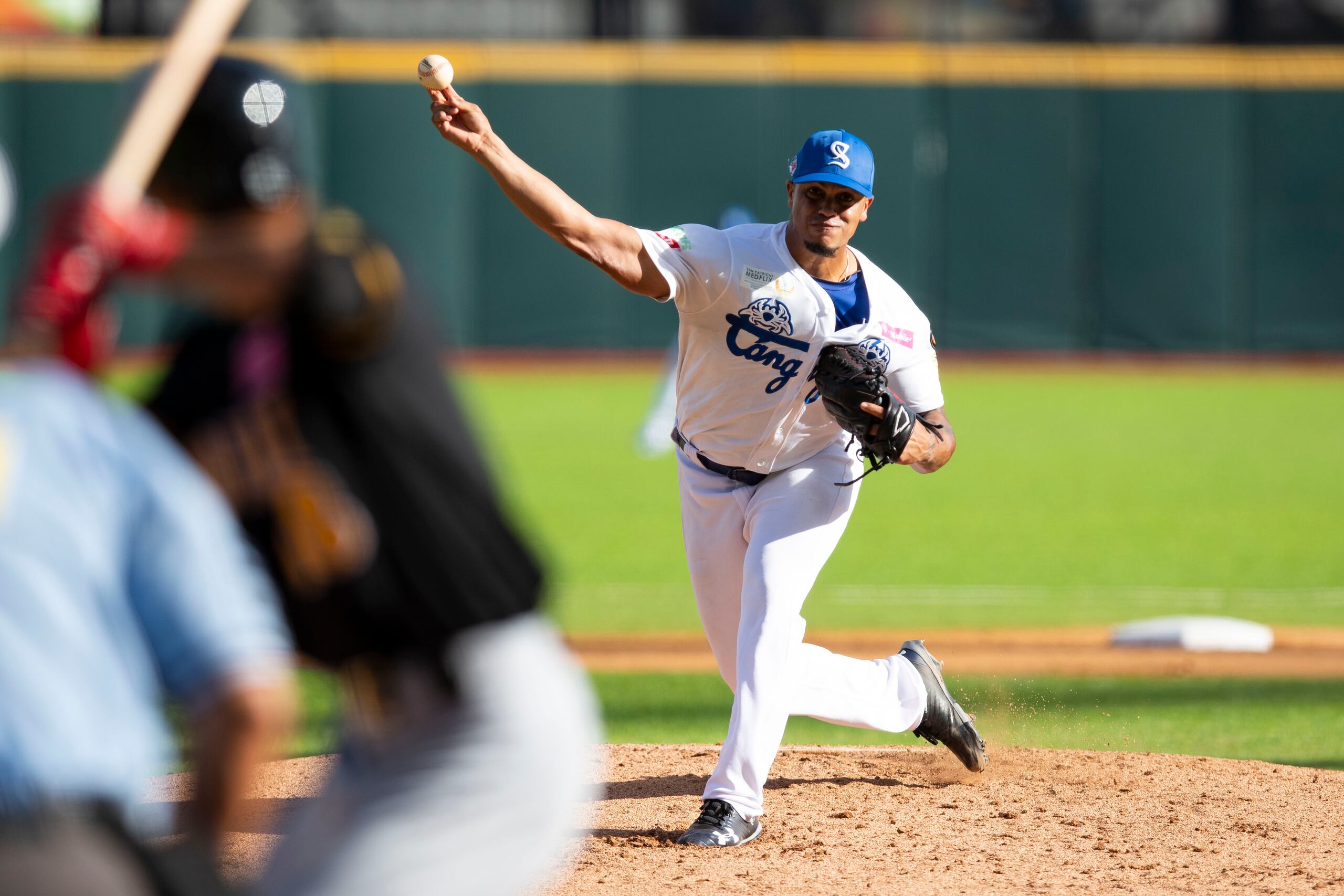 Fernando Cruz estuvo activo en el sistema de ligas menores de MLB hasta su debut del viernes en el gran circo.