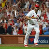 Albert Pujols sigue firme en su marcha hacia el club de los 700 jonrones