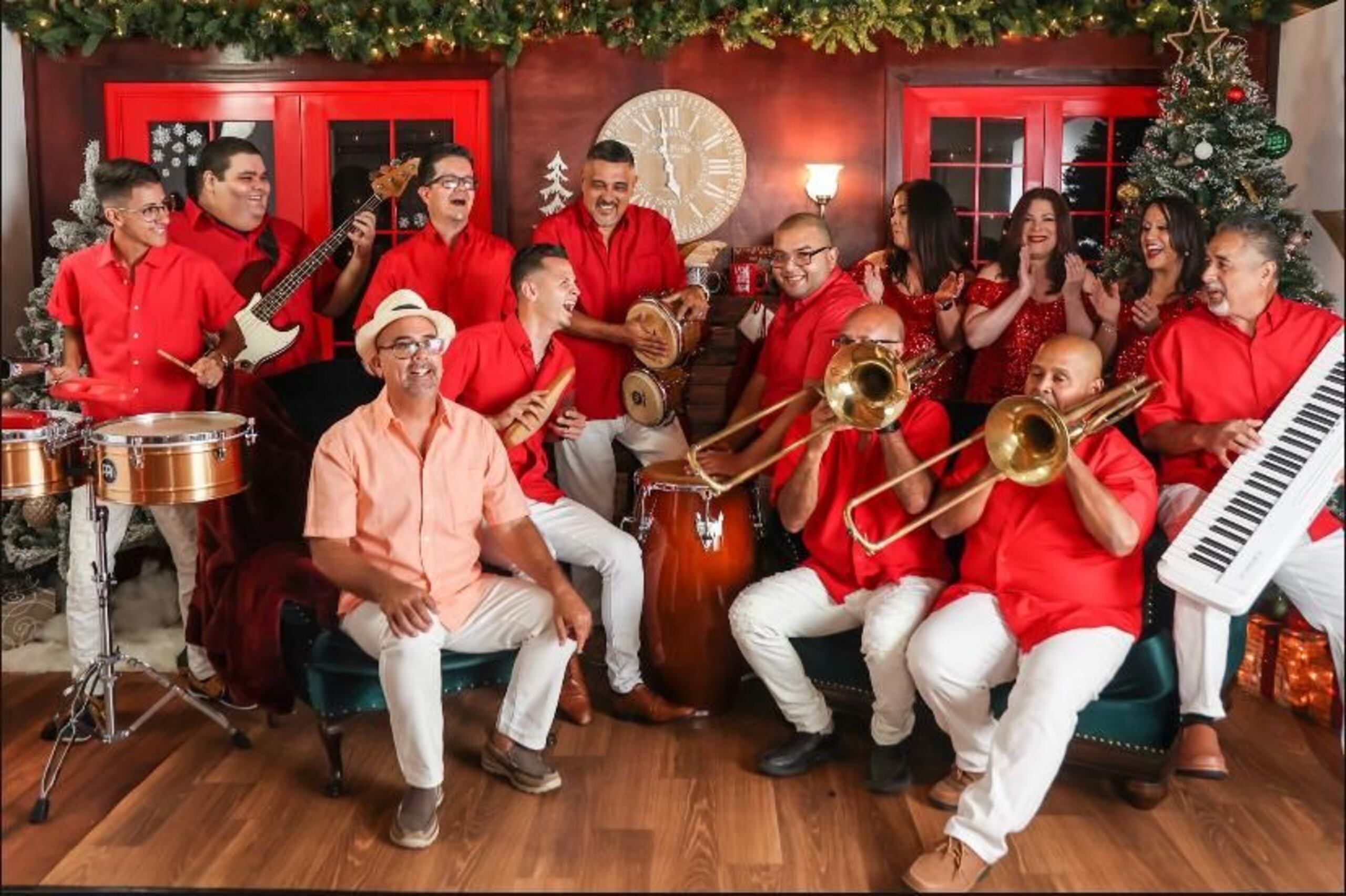 A las 10:00 a.m. se realizará el Café en la Plaza con los integrantes del grupo musical “Los Cantores de Bayamón”.