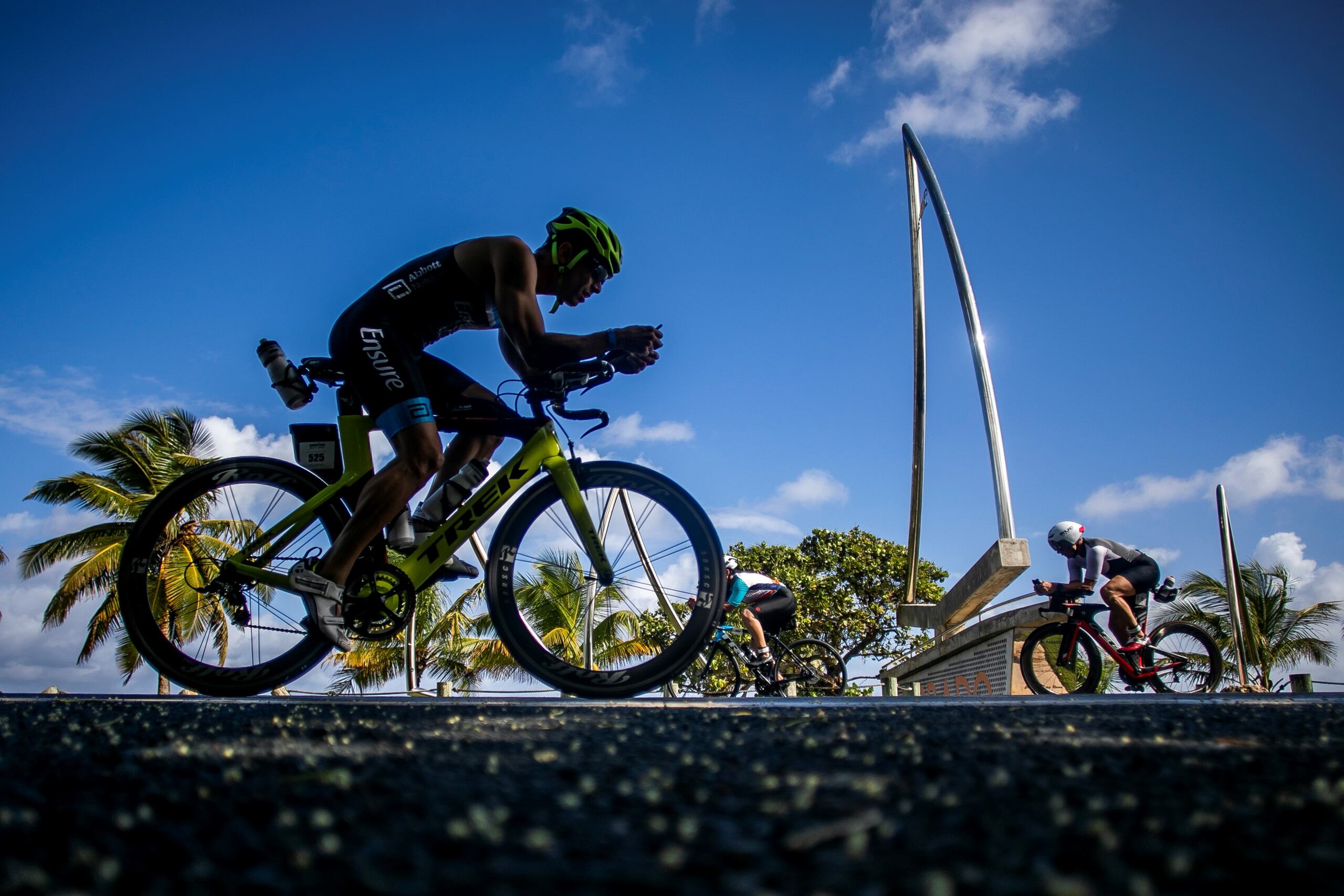 La ruta en bicicleta consiste en 56 millas a lo largo de la costa norte de San Juan en dirección oeste hacia Dorado.