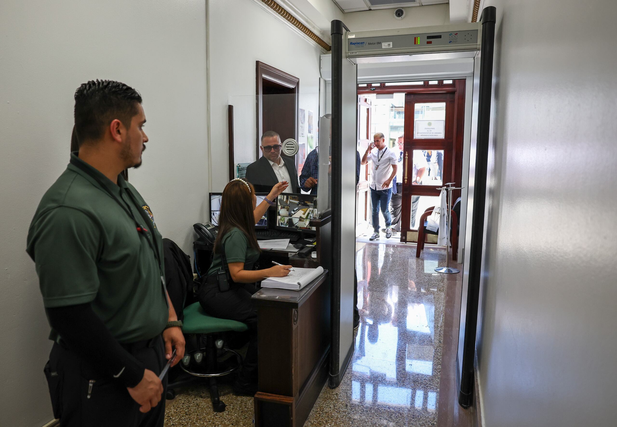 28 de Marzo del 2023 Check Point de seguridad  para entrar al  capitolio 
david.villafane@gfrmedia