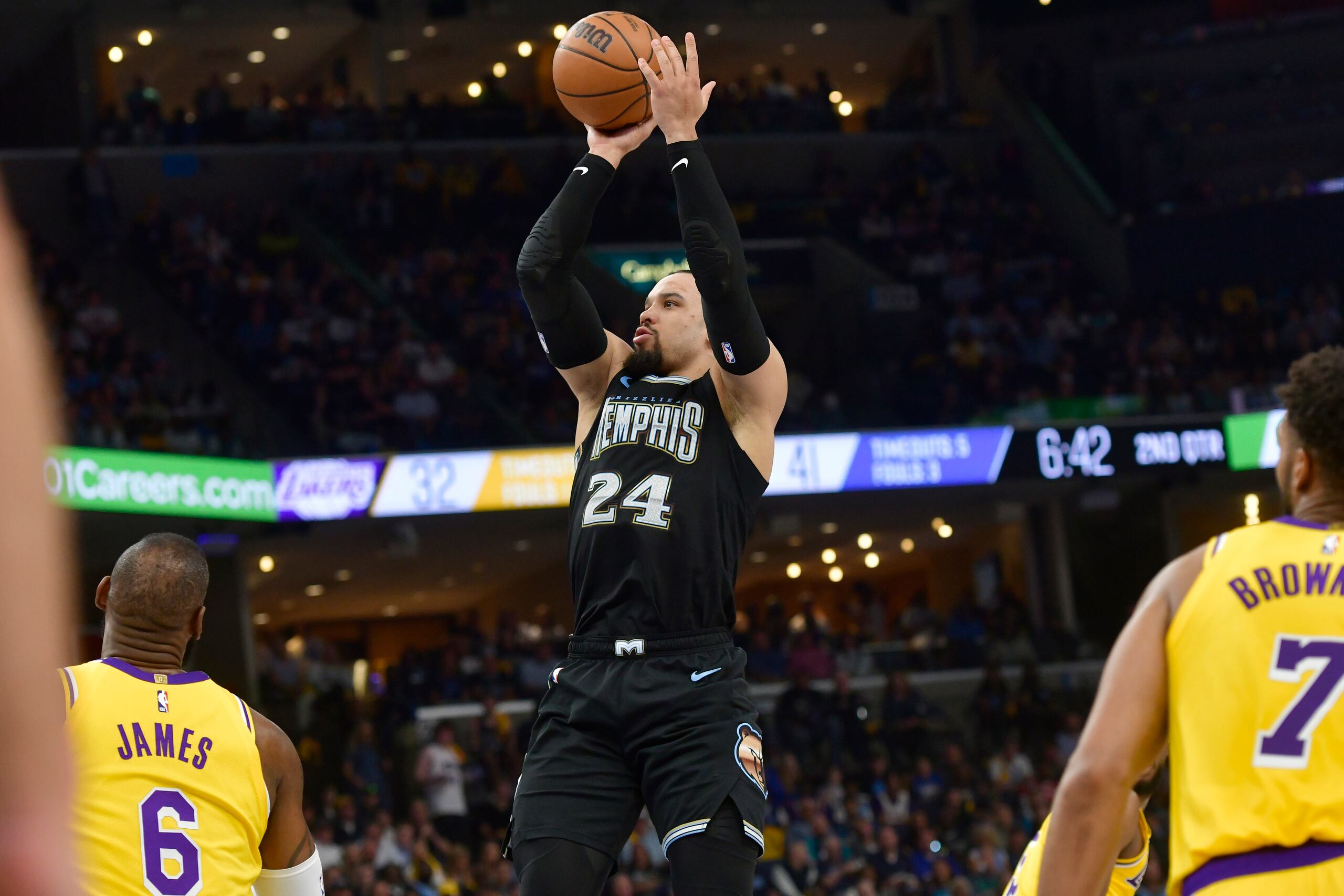 Dillon Brooks (24), alero de los Grizzlies de Memphis, se convirtió en agente libre tras la eliminación del equipo ante los Lakers de Los Ángeles en los playoffs.