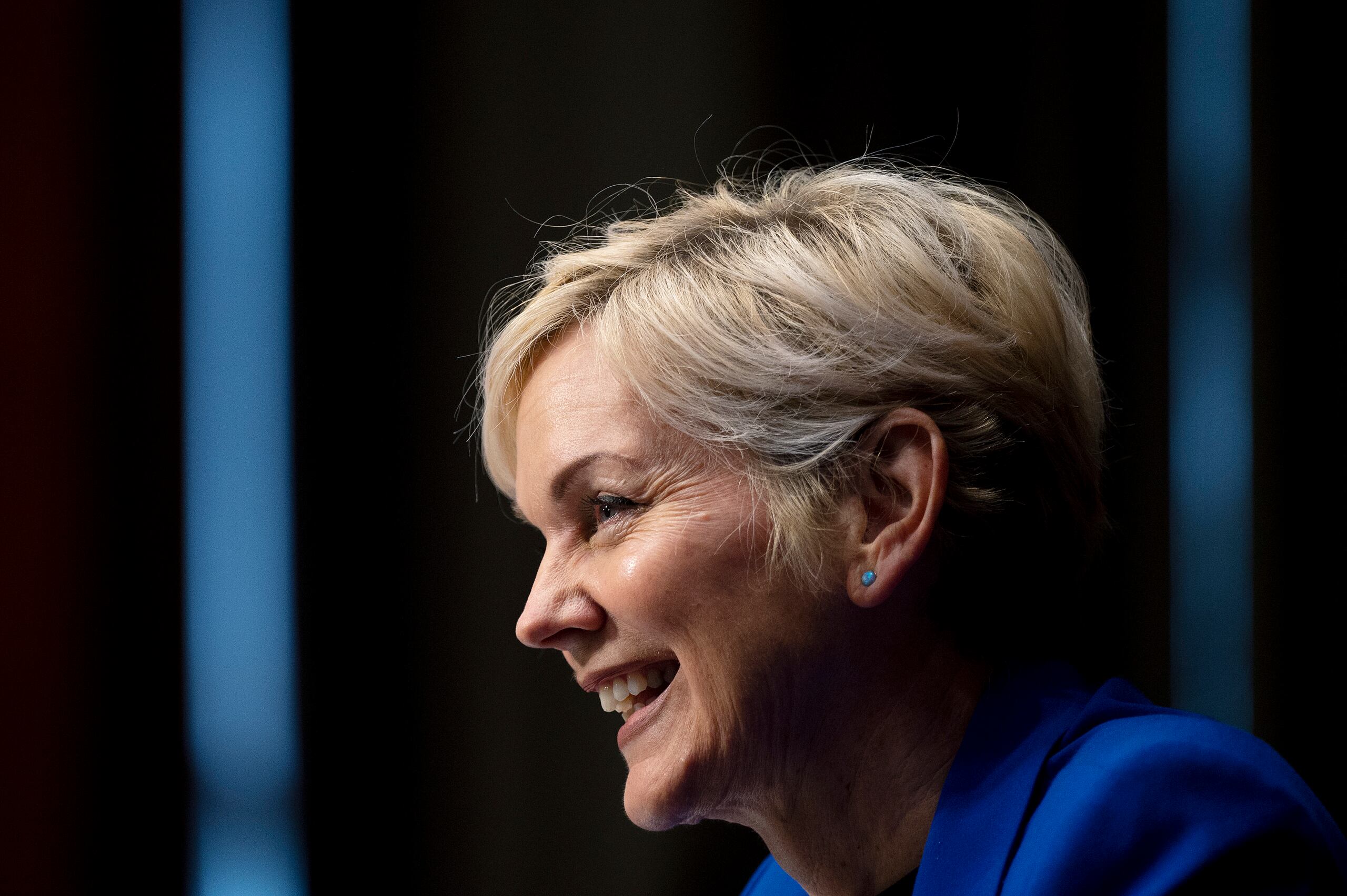 La exgobernadora de Michigan, la demócrata Jennifer Granholm, testifica ante la Comisión de Energía y Recursos Naturales del Senado durante una audiencia para examinar su nominación como secretaria de Energía, en el Capitolio, en Washington.