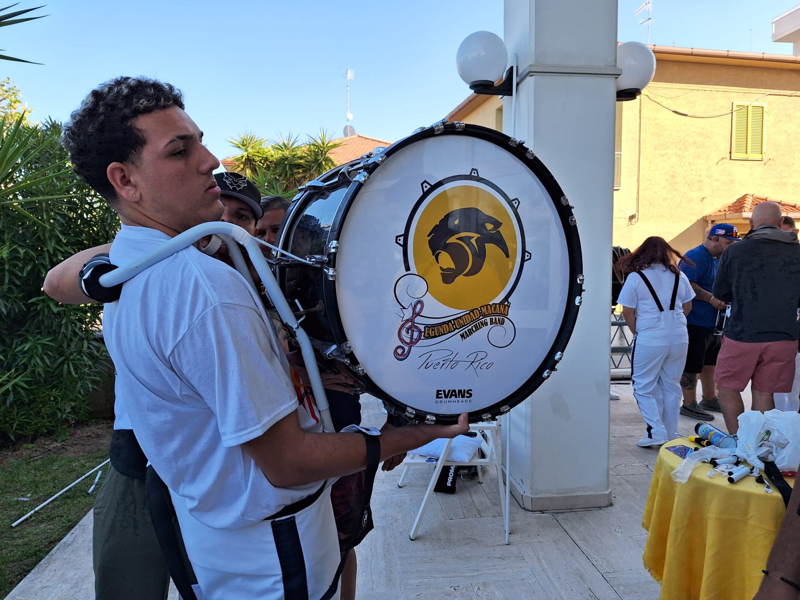 Los estudiantes de la escuela Gloria M. Borrero Olivera, en Guayanilla, se encuentran en la ciudad de Giulanova, en Italia, donde participarán de una competencia internacional de bandas.