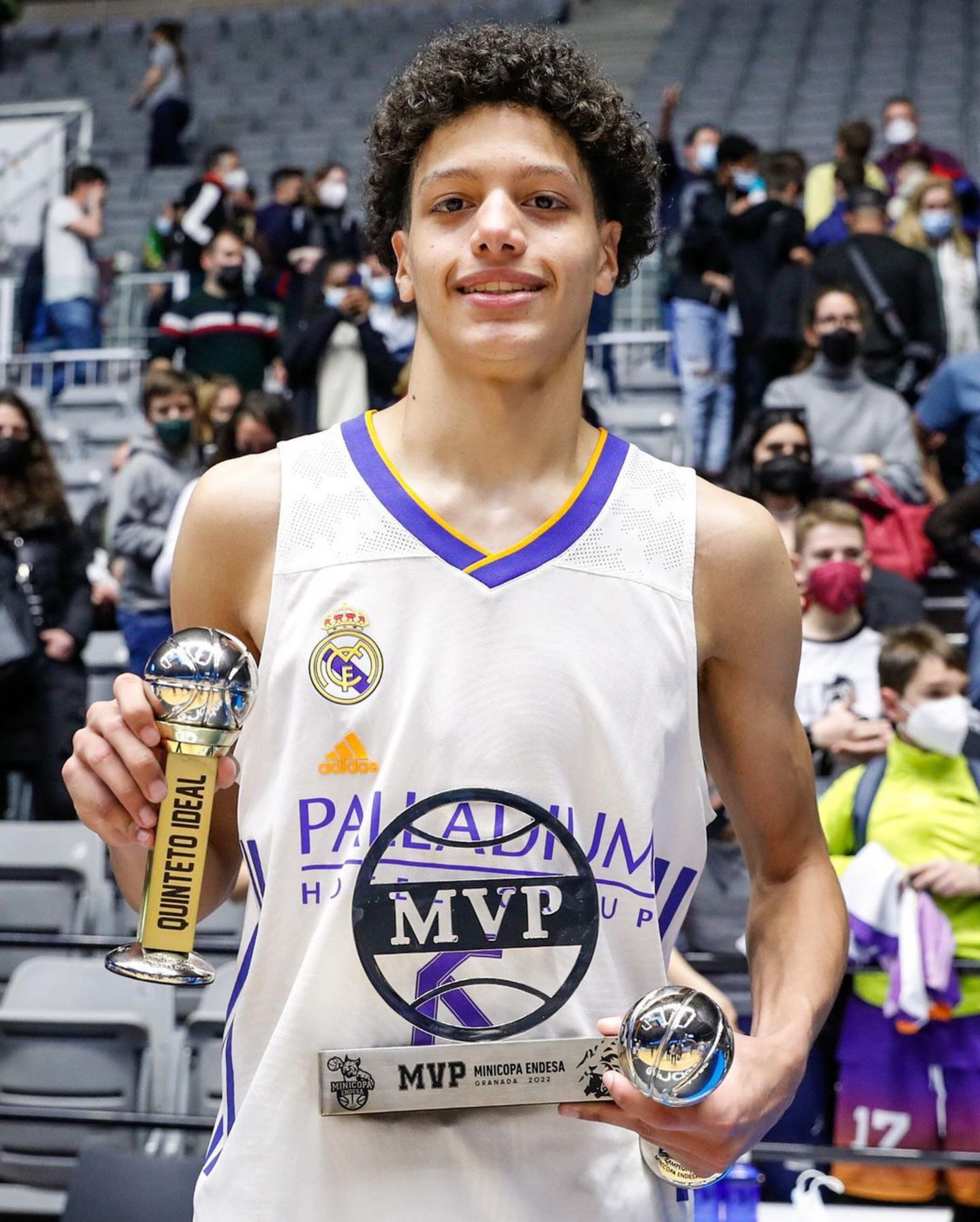 El jugador puertorriqueño de 14 años ganó el premio al Jugador Más Valioso del torneo y recibió una oferta para unirse a la organización del Real Madrid.