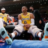 Russell Westbrook ejerce la opción que lo mantiene atado a los Lakers