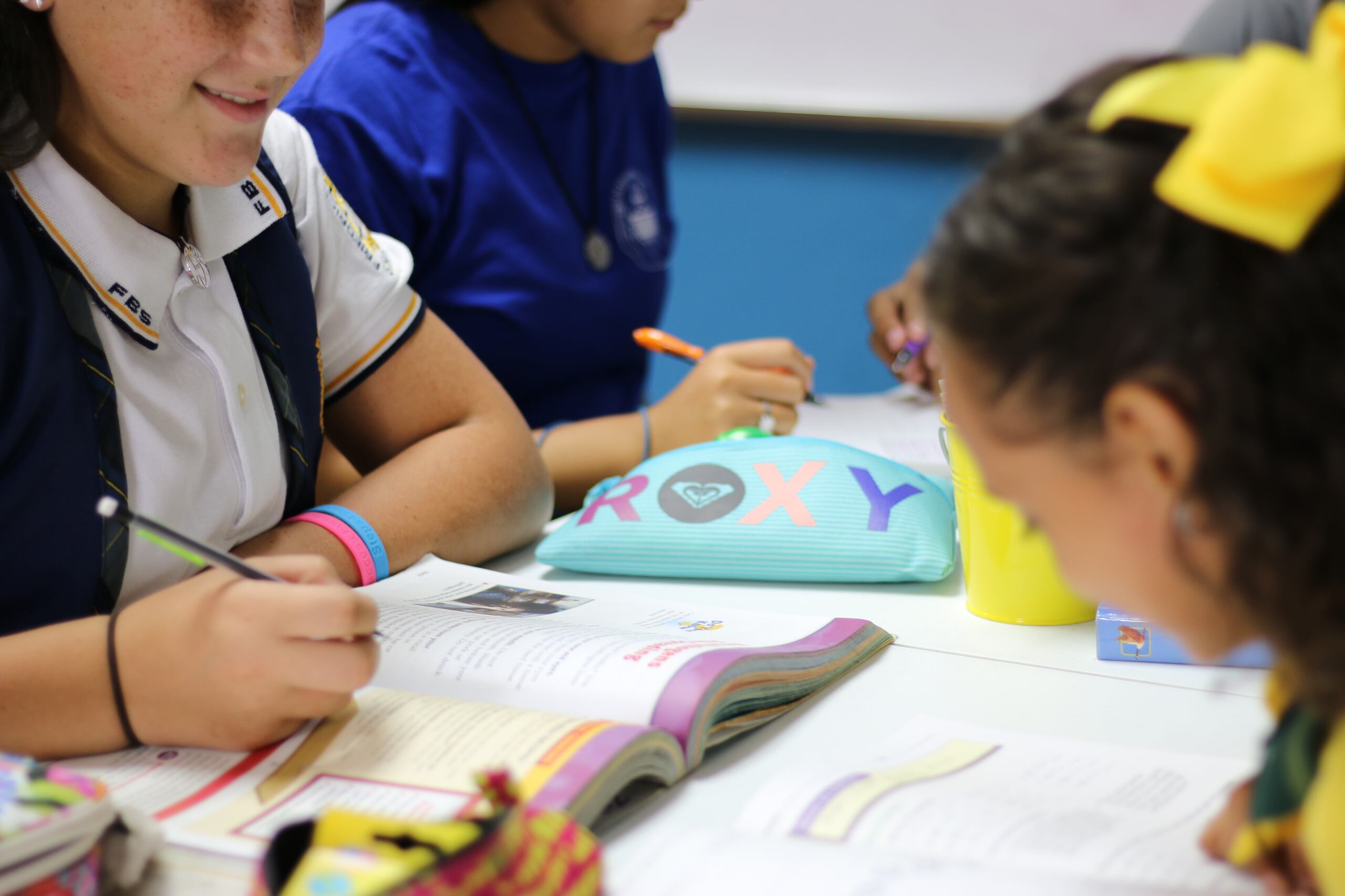 Smile Again Learning Center tiene más de 17 años de experiencia ayudando a niños, jóvenes, adultos, compañías y agencias a lograr sus metas y objetivos.