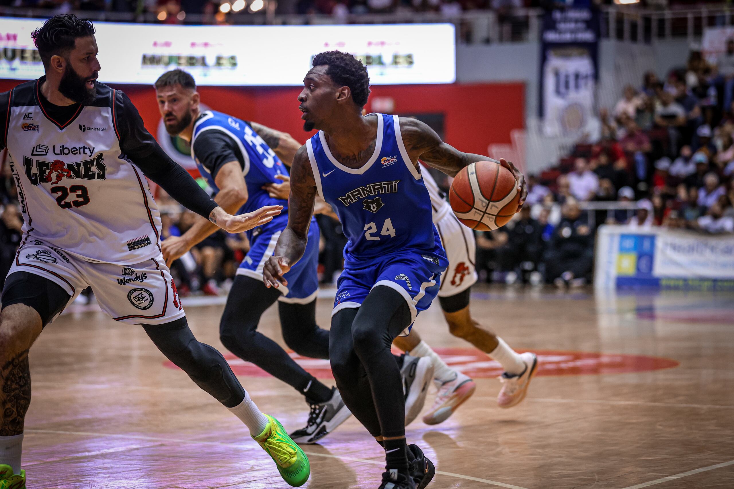 El importado de los Osos de Manatí, Sheldon Mac (24), acumuló el jueves la friolera de 60 puntos ante los Cariduros de Fajardo.