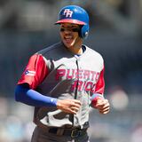 Carlos Correa y sus niños apoyan a Puerto Rico a la distancia