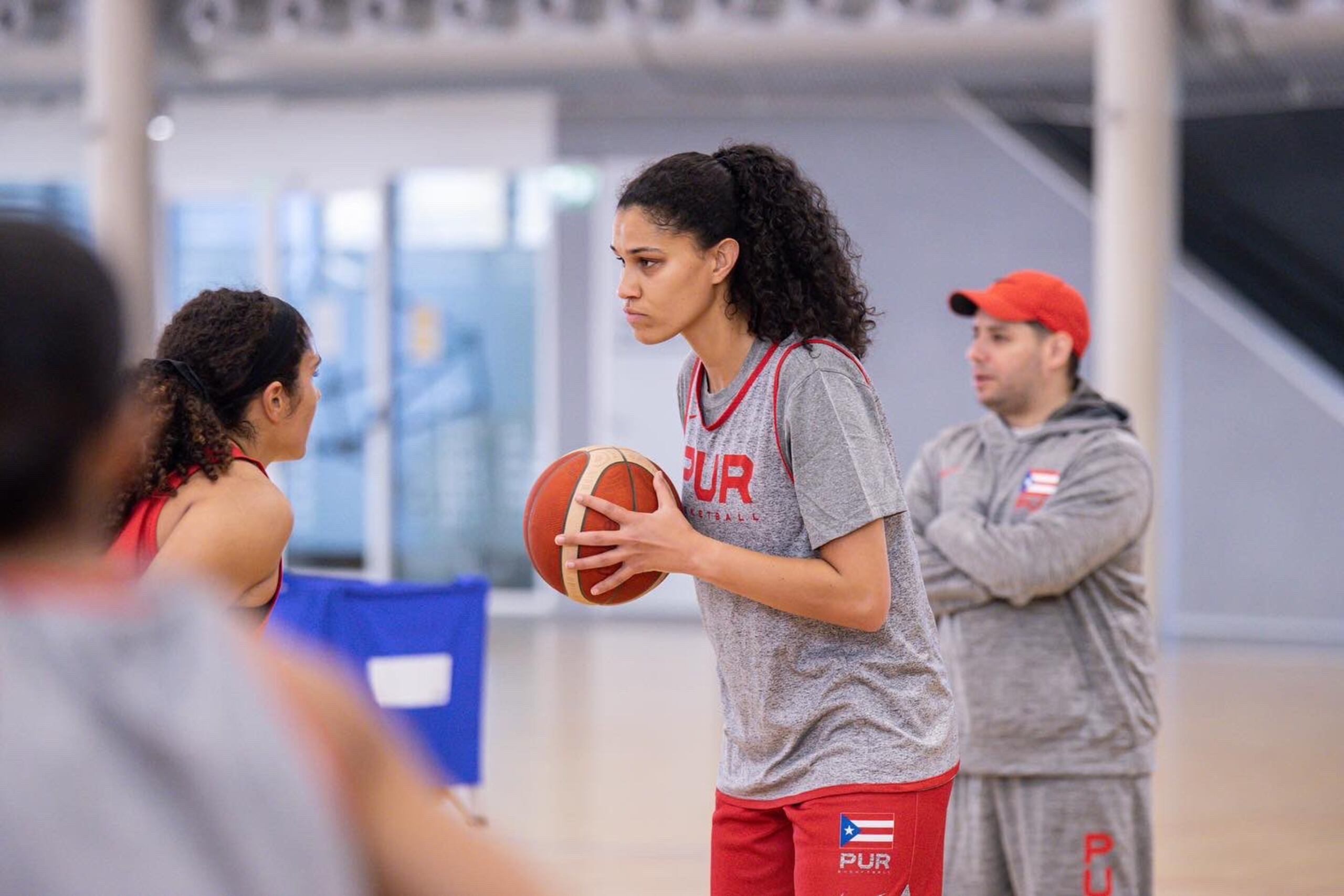 Isalys Quiñones, quien jugó este año a nivel de clubes en Australia, se reintegró al Equipo Nacional en Sydney para el Mundial, que inicia el 22 de septiembre.