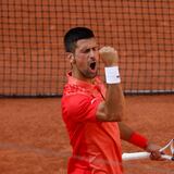 Novak Djokovic tuvo que sudar más de la cuenta para entrar a las semifinales en Francia