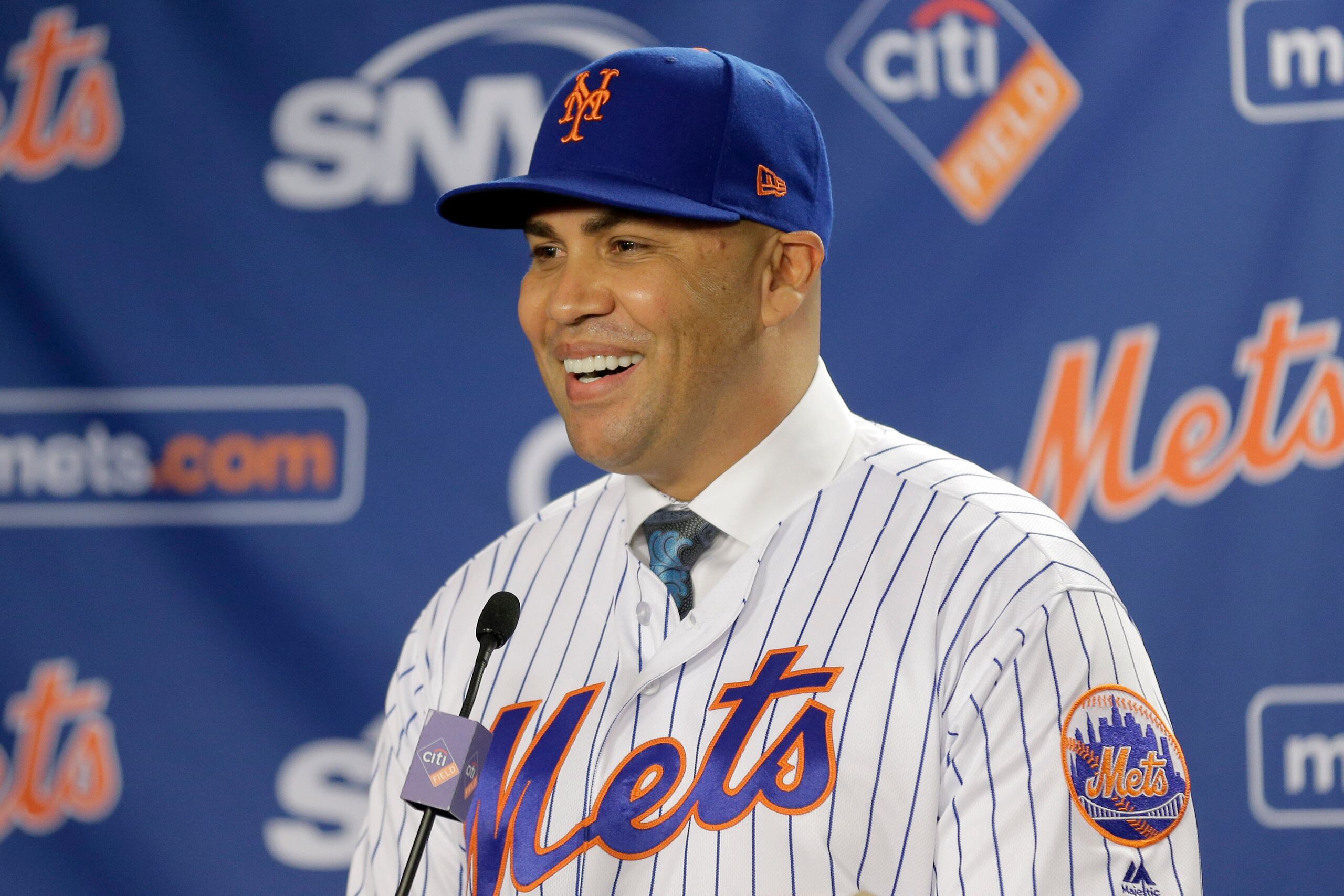 El nombre del expelotero boricua Carlos Beltrán ha sonado con fuerza en las pasadas semanas para regresar a los Mets en alguna capacidad de la mano de Buck Showalter. Además es visto como el principal candidato para reemplazar a Mike Matheny en Kansas City, franquicia con la que empezó en el béisbol organizado.