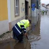 Intensas lluvias provoca caos en Lisboa 