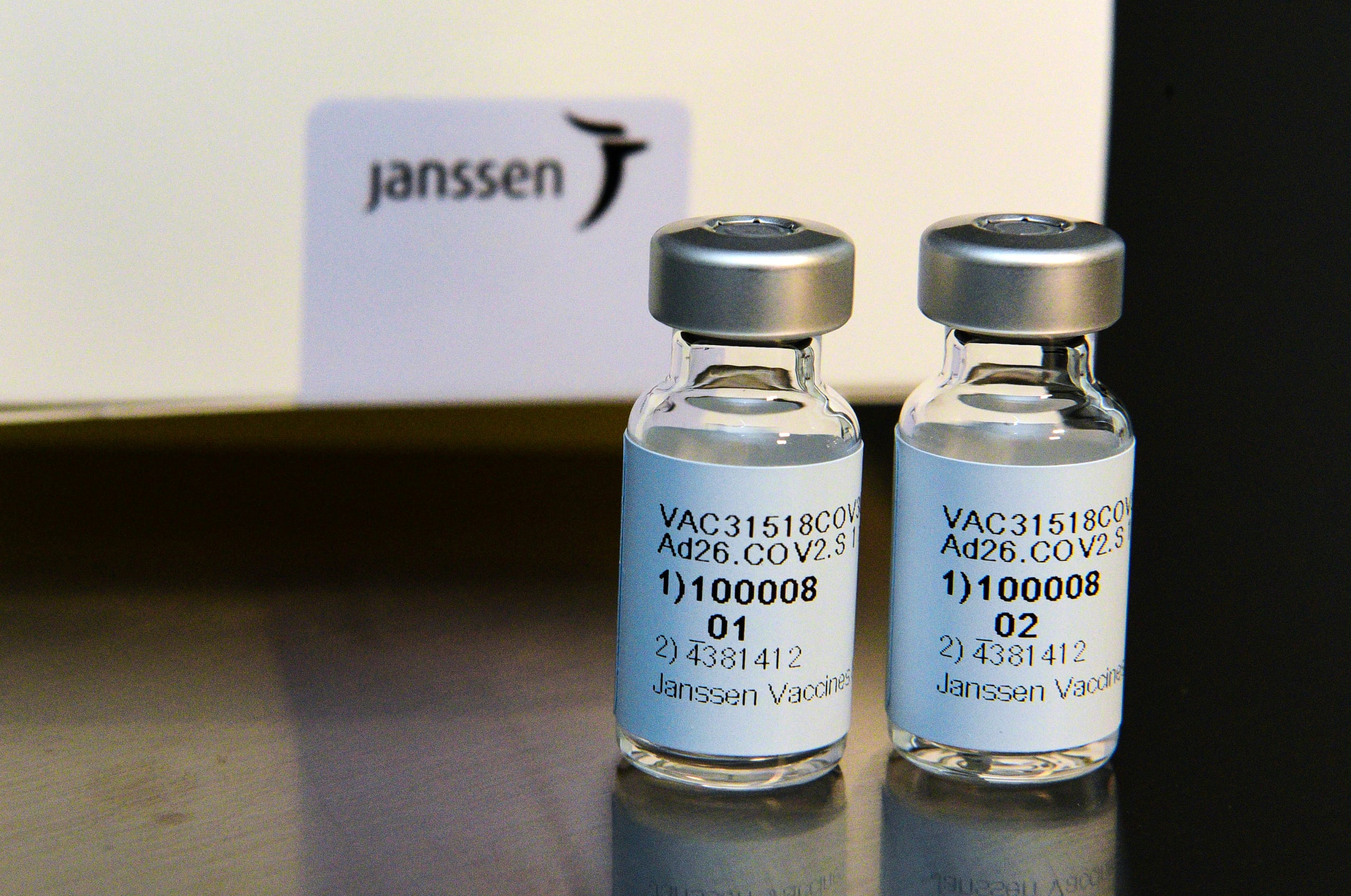 La inoculación con la vacuna Janssen de Johnson & Johnson se suspendió por seis casos en EE.UU. de coágulos sanguíneos.