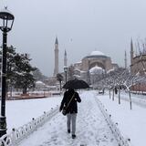 El aeropuerto de Estambul suspende todos sus vuelos por un temporal de nieve 