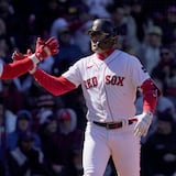 Kike Hernández dispara su segundo jonrón de la campaña en el triunfo de los Red Sox