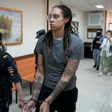 Brittney Griner es declarada culpable y sentenciada a 9 años de cárcel en Rusia