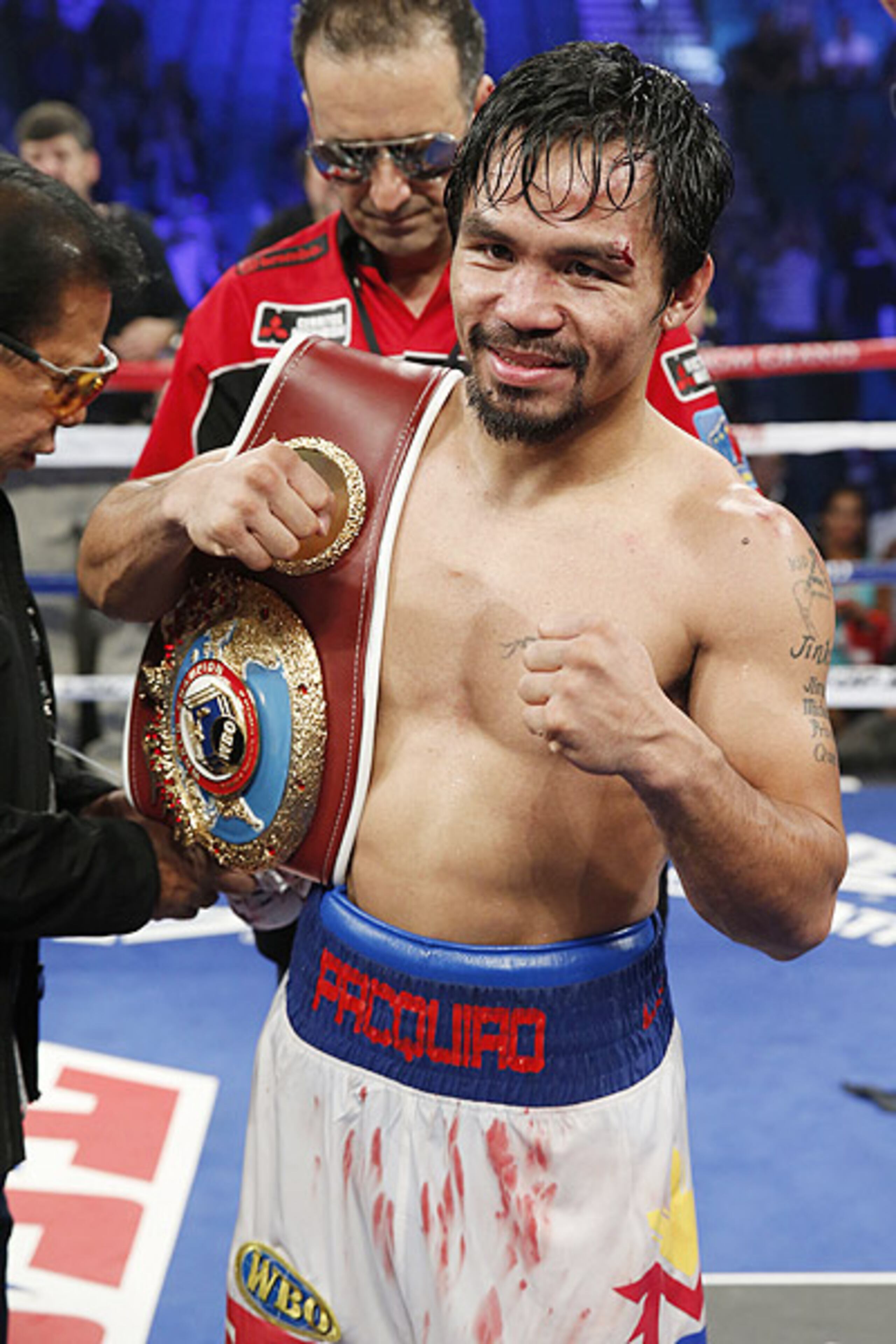 El púgil filipino Manny Pacquiao derrotó por decisión unánime esta madrugada a Timothy Bradley en el MGM Grand en Las Vegas. (AP)