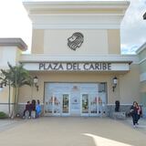 Plaza del Caribe en Ponce cerrado por falta de luz