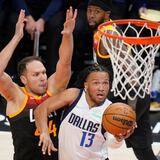 Jalen Brunson le da la ventaja a Dallas en la serie ante Utah