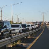 Descomunal el tapón por cierre de la avenida Kennedy 