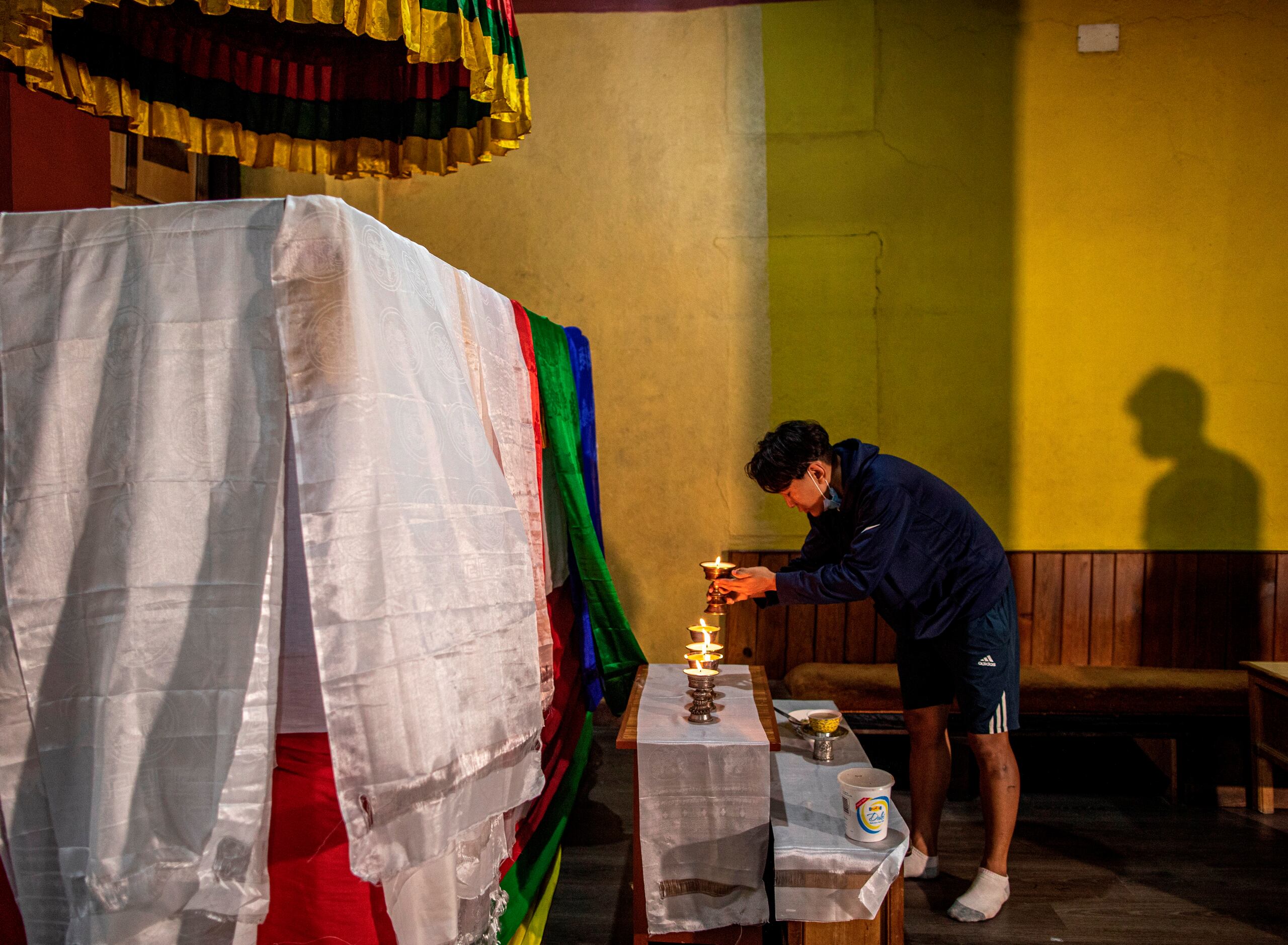 El veterano montañero nepalí Ang Rita Sherpa, falleció este lunes tras una larga enfermedad a la edad de 72 años.