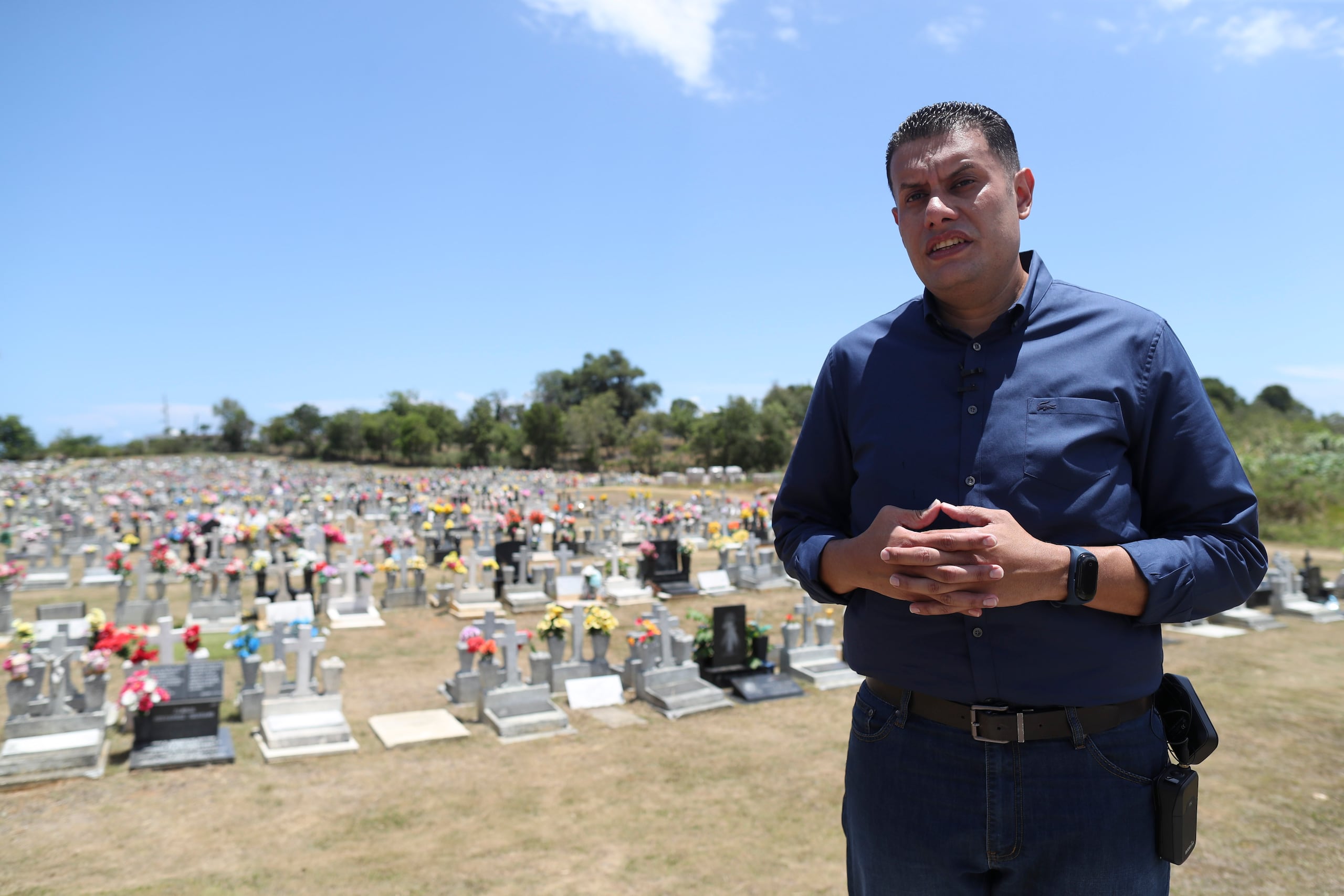 El alcalde de Camuy, Gabriel Hernández, indicó que con el dinero recaudado se pagan las labores de hacer la fosa, materiales y empleados.