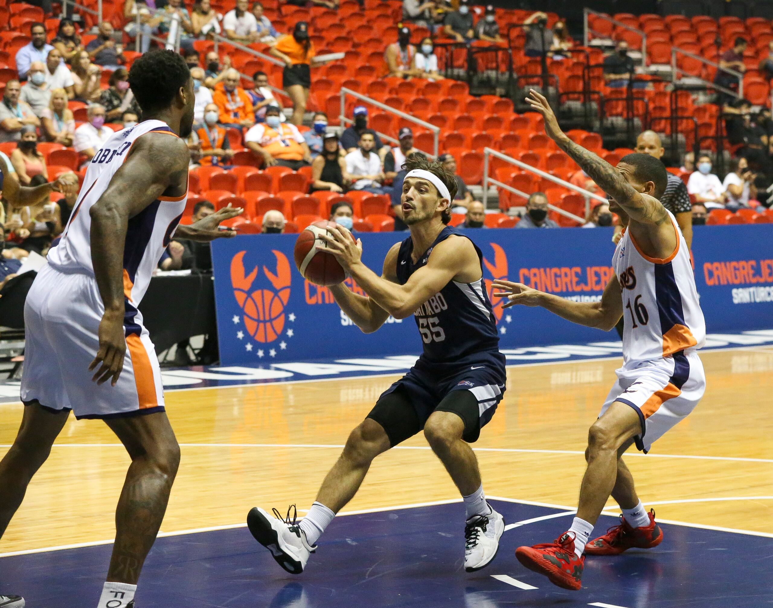 David Stockton, al centro, tuvo una destacada actuación con los Mets de Guaynabo en las temporadas del 2020 y 2021.