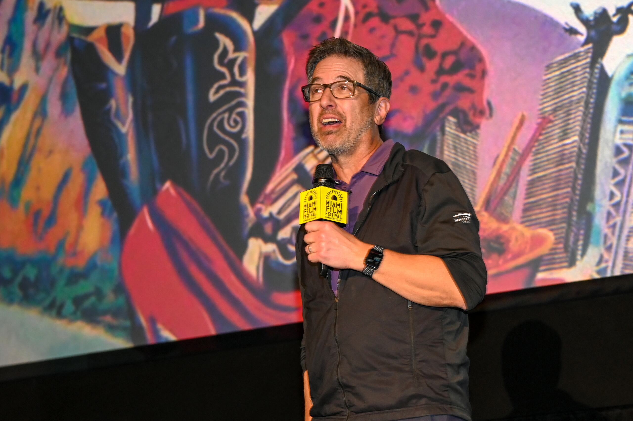 El actor estadounidense Ray Romano presenta su película "Somewhere in Queens" durante la inauguración del Festival de Cine de Miami.