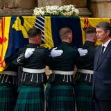 Ataúd de la reina Isabel II partirá mañana al palacio de Buckingham 