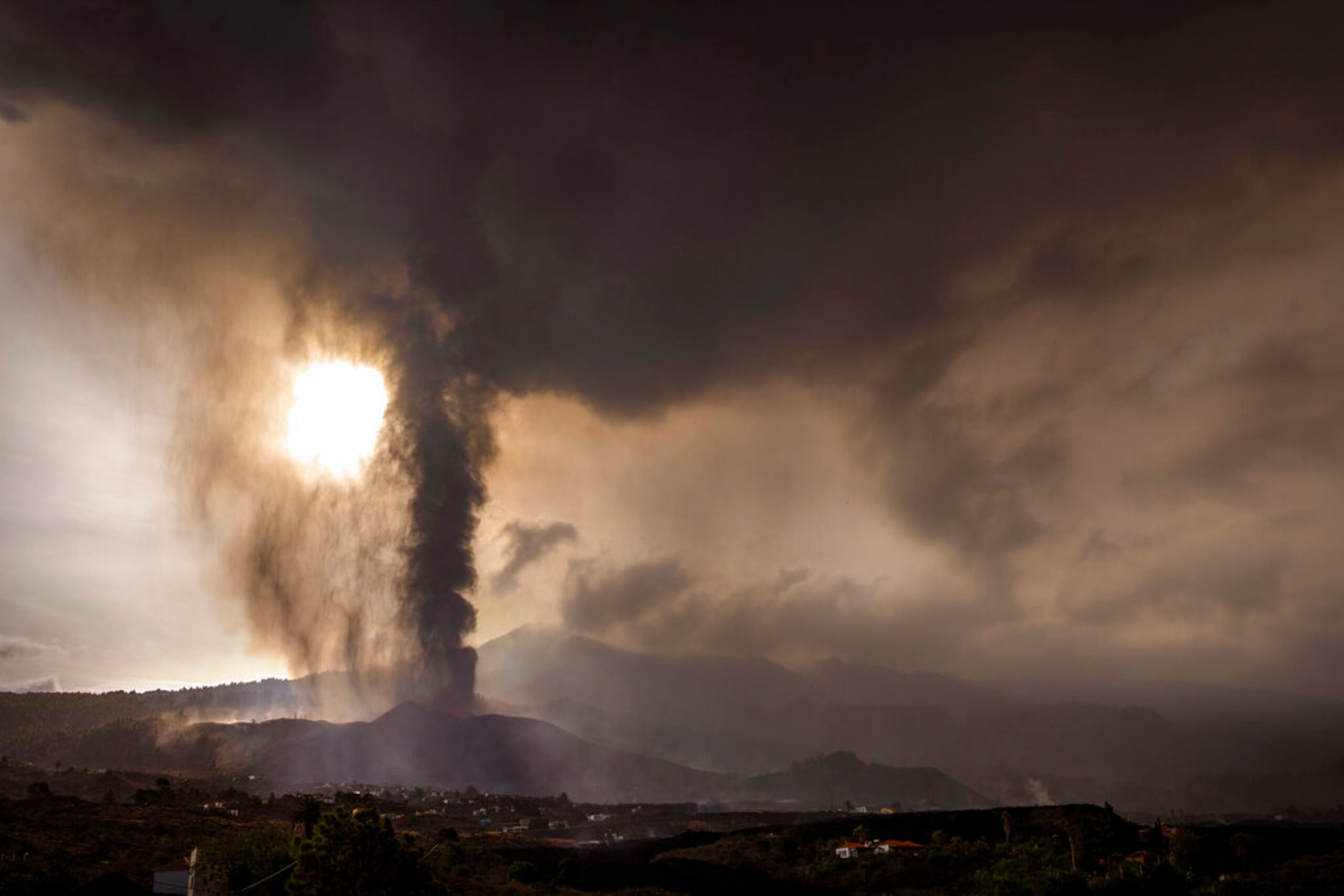 Vista de la erupción volcánica en la isla de La Palma, España, el 22 de septiembre de 2021.