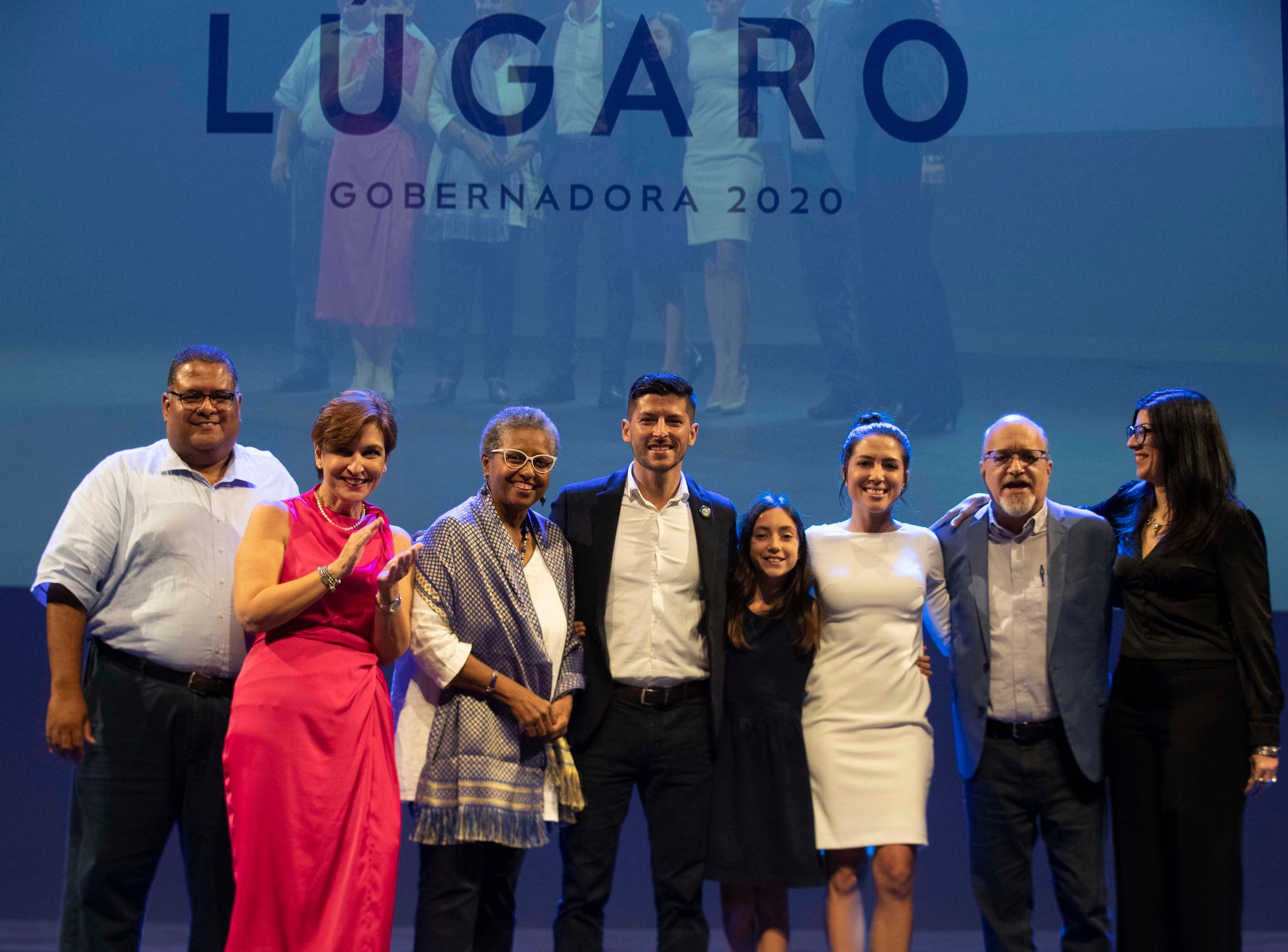 En la foto, de izquierda derecha, Nestor Duprey, Zayira Roldán Conde , Irma Rivera Lassén, Manuel Natal, Valentina hija de Lúgaro, Alexandra Lúgaro, Rafael Bernabe y Margarita Nogales.