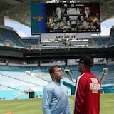 Canelo Álvarez encabeza la primera cartelera de boxeo en el Dolphins Stadium en Miami