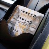 Se pegan con jugoso premio de $473.1 millones del Powerball