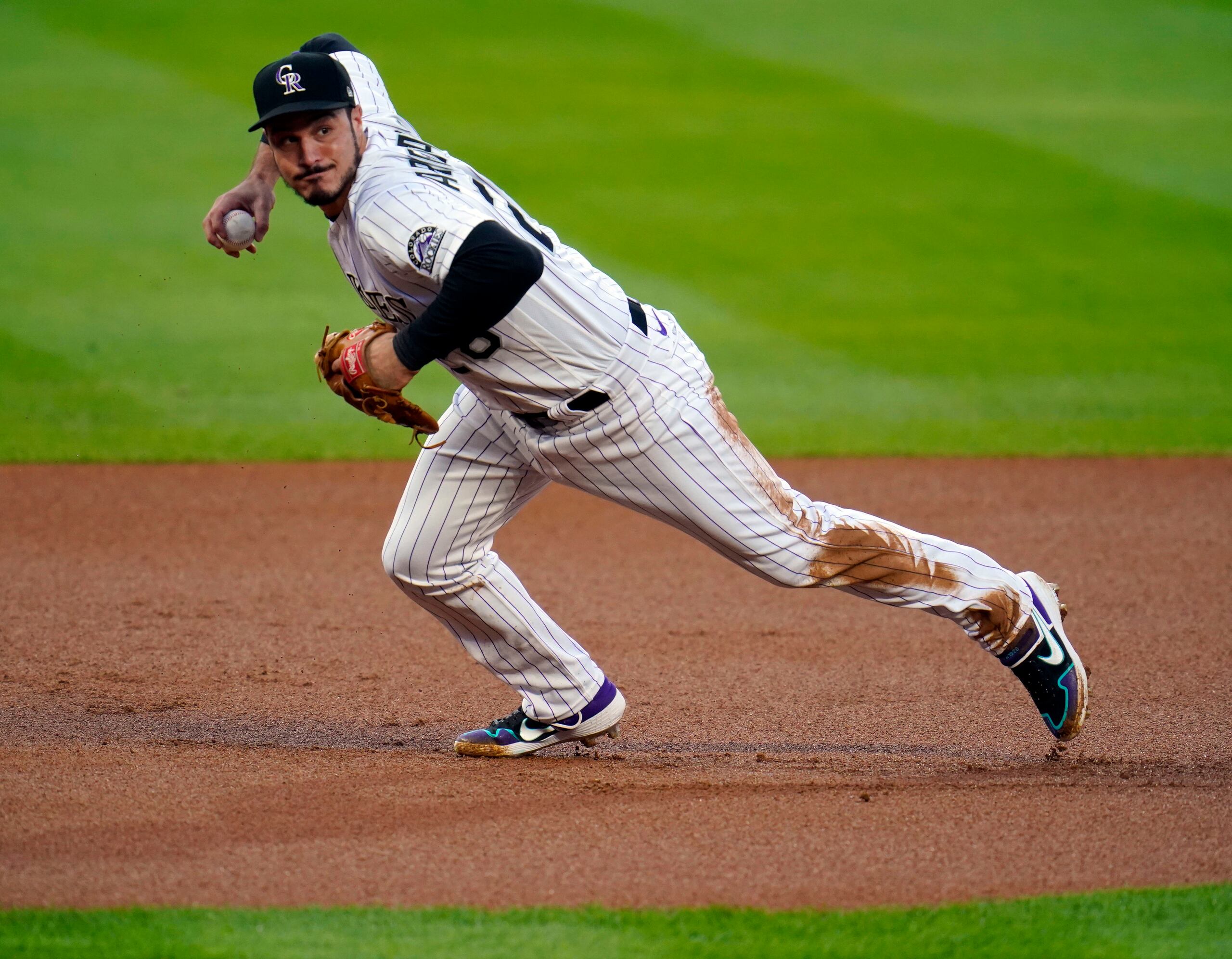 En 2020, Nolan Arenado tuvo un promedio de .253 con ocho jonrones y un OPS de .738 en 48 duelos.