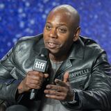 Cancelan el show del cómico Dave Chappelle por bromas contra el colectivo trans 