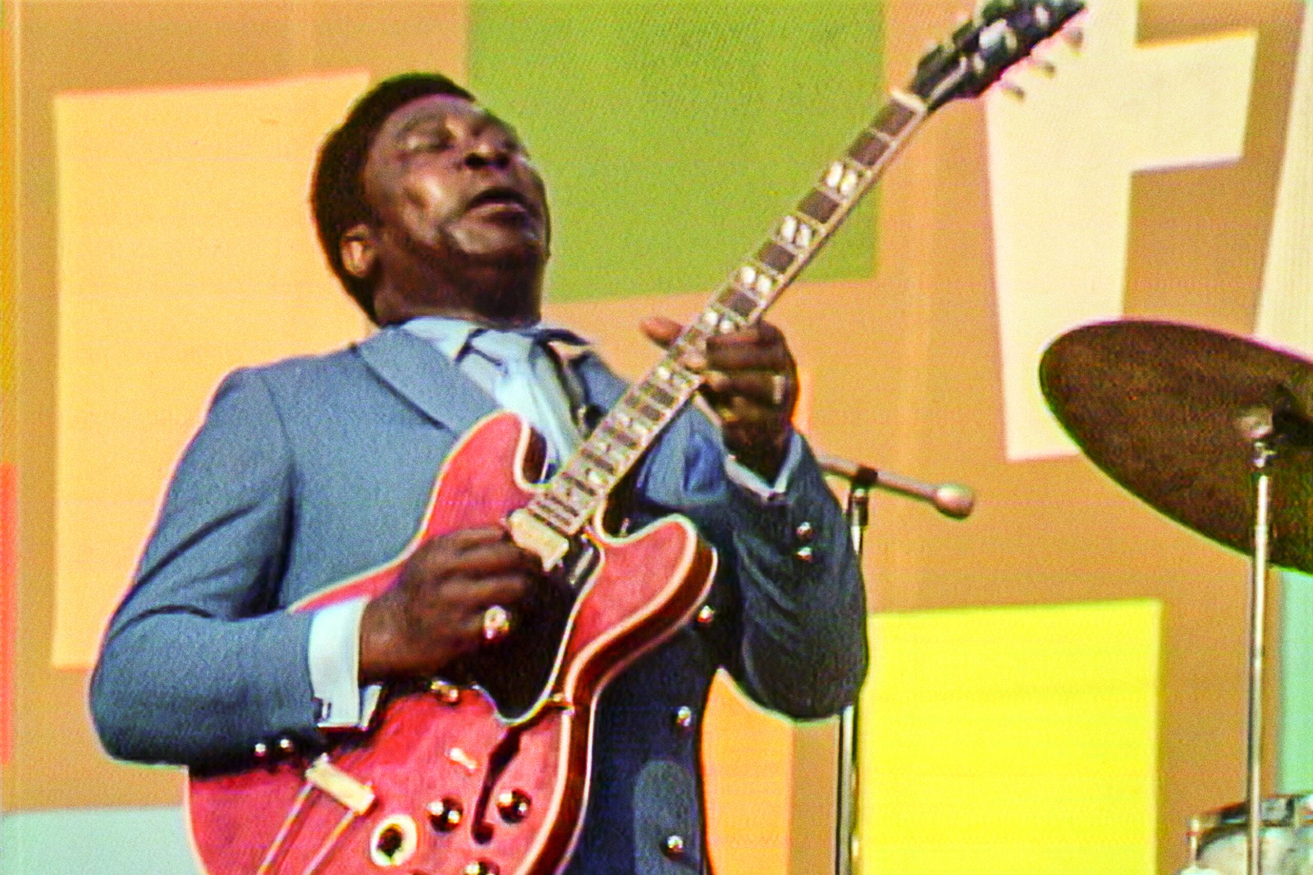 B.B. King durante su actuación en el Festival Cultural de Harlem. El documental “Summer of Soul (...Or, When the Revolution Could Not Be Televised)” presenta  este evento celebrado en el 1969.