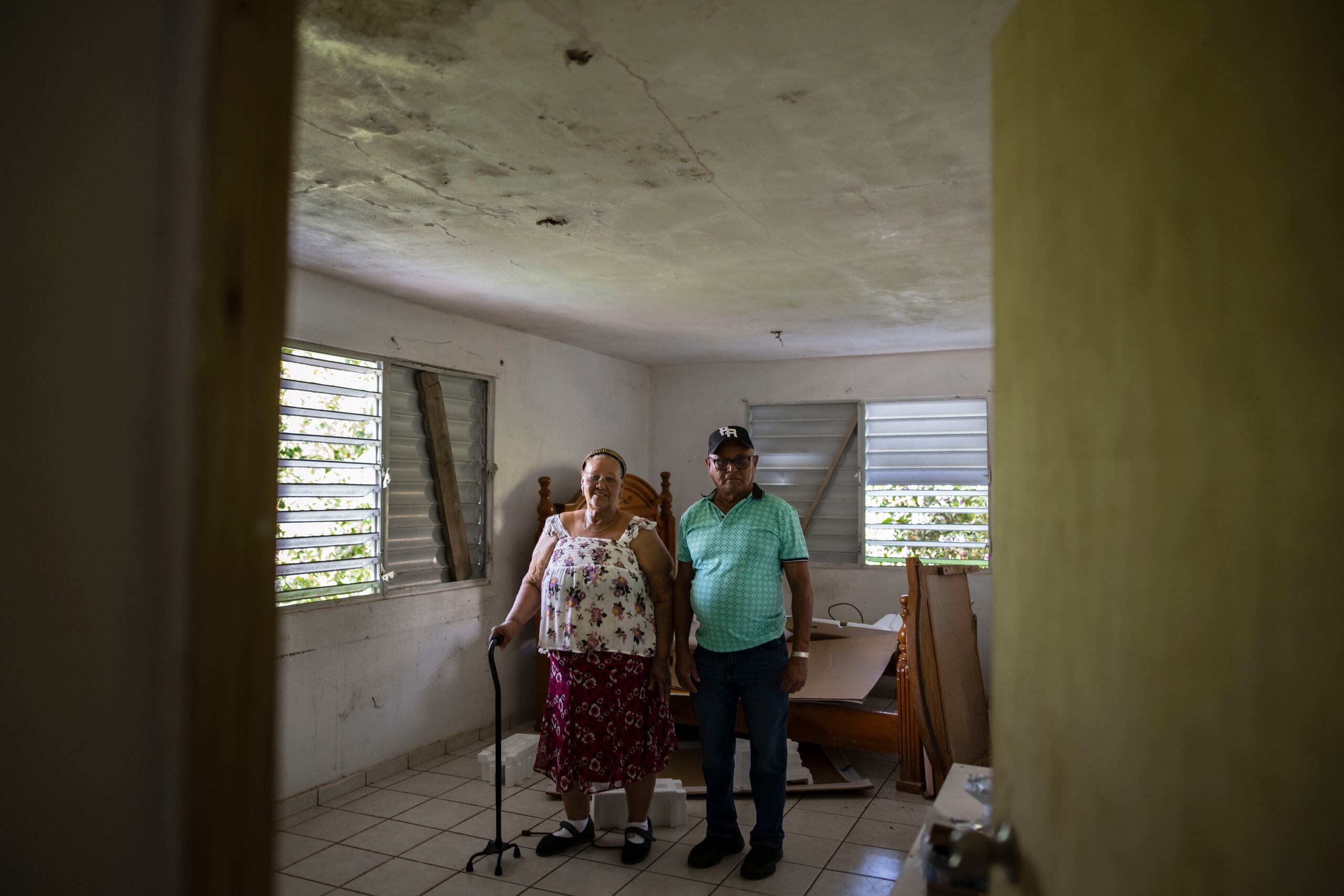 Ana Padró y Alejandro Castillo enfrentaban una diversidad de retos en una vivienda deteriorada en el barrio Santa Cruz de Carolina.