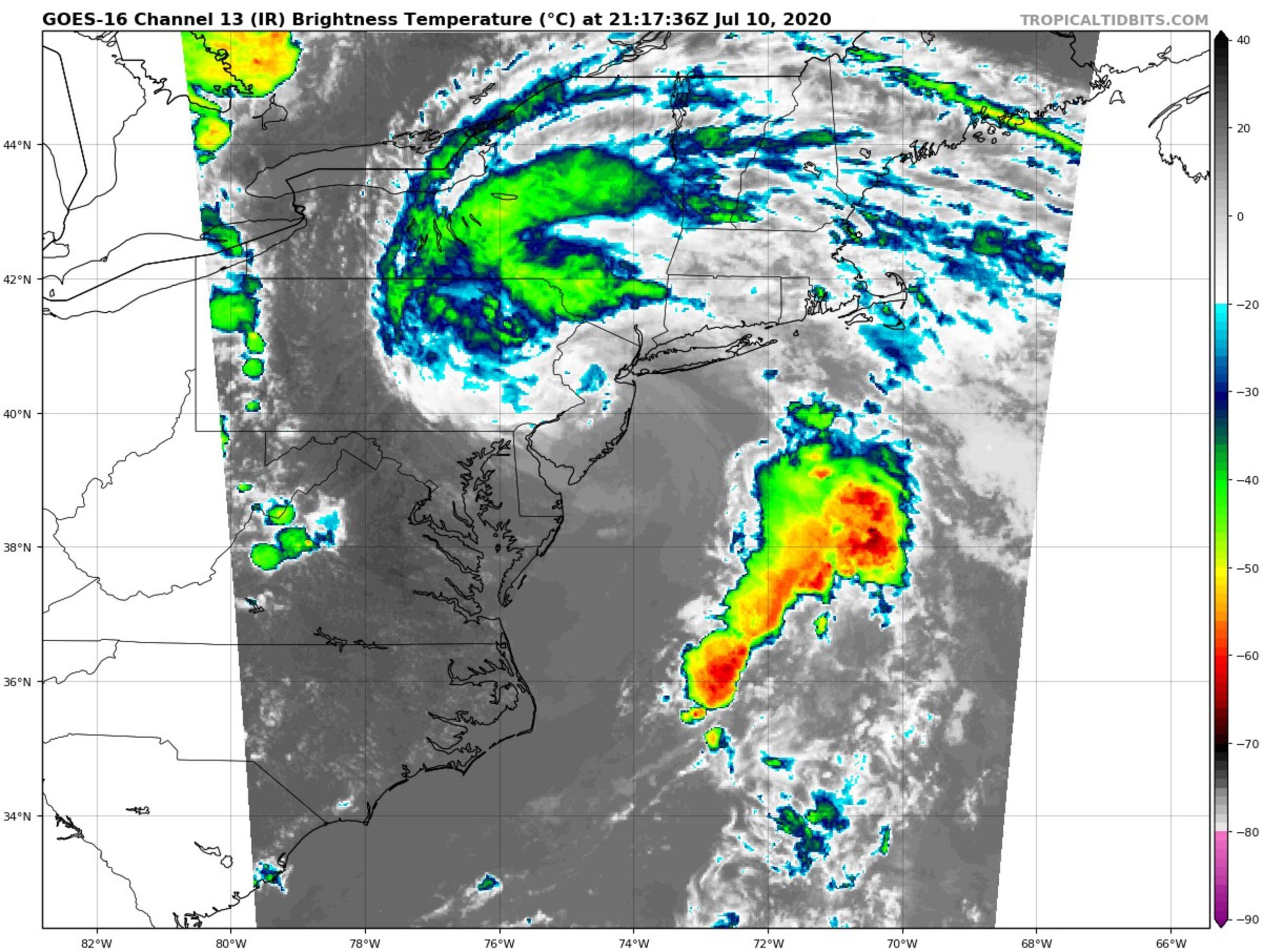 Entra a tierra la tormenta tropical Fay.