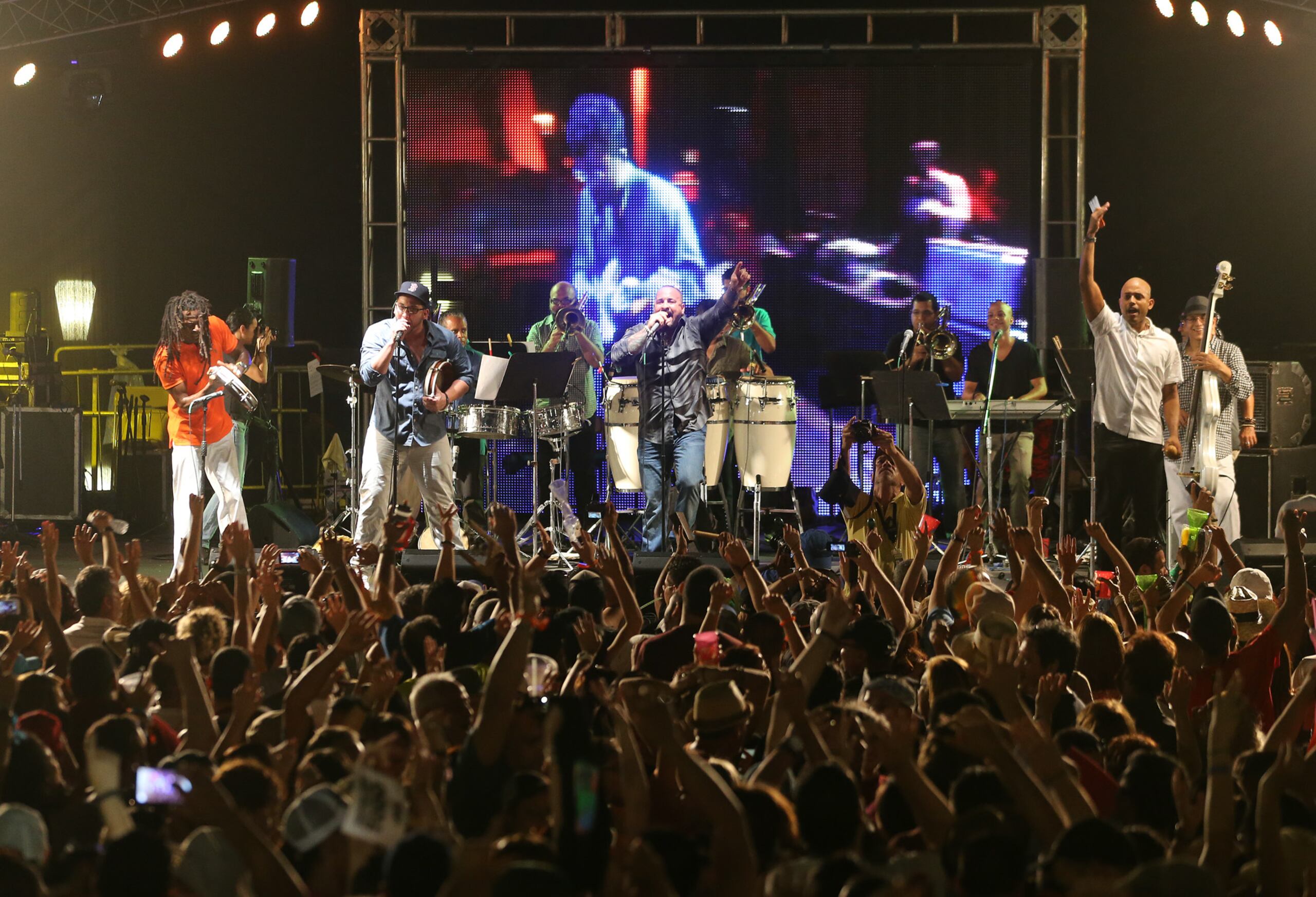 Presentación de Plena Libre en las Fiestas de la Calle San Sebastián del 2014.