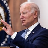 Biden anuncia cumbre contra “la violencia alimentada por el odio” 